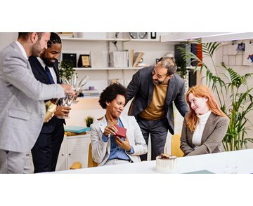 Anställd får ett presentkort från dittpresentkort.se i present